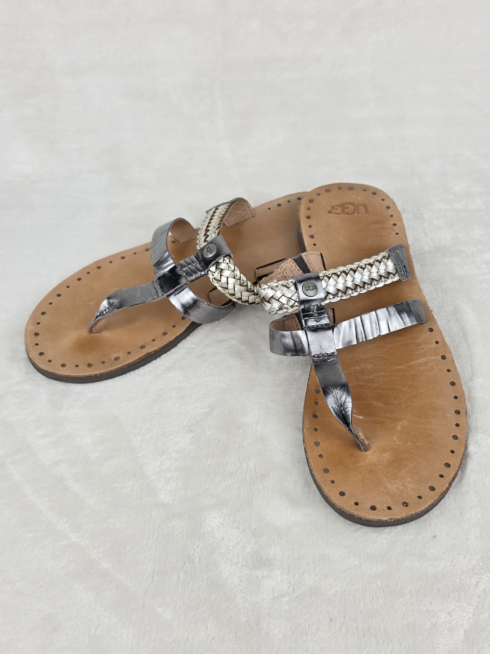 UGG Braided Leather Thong Sandals Womens 7 Silver Metallic Toe Ring Flat